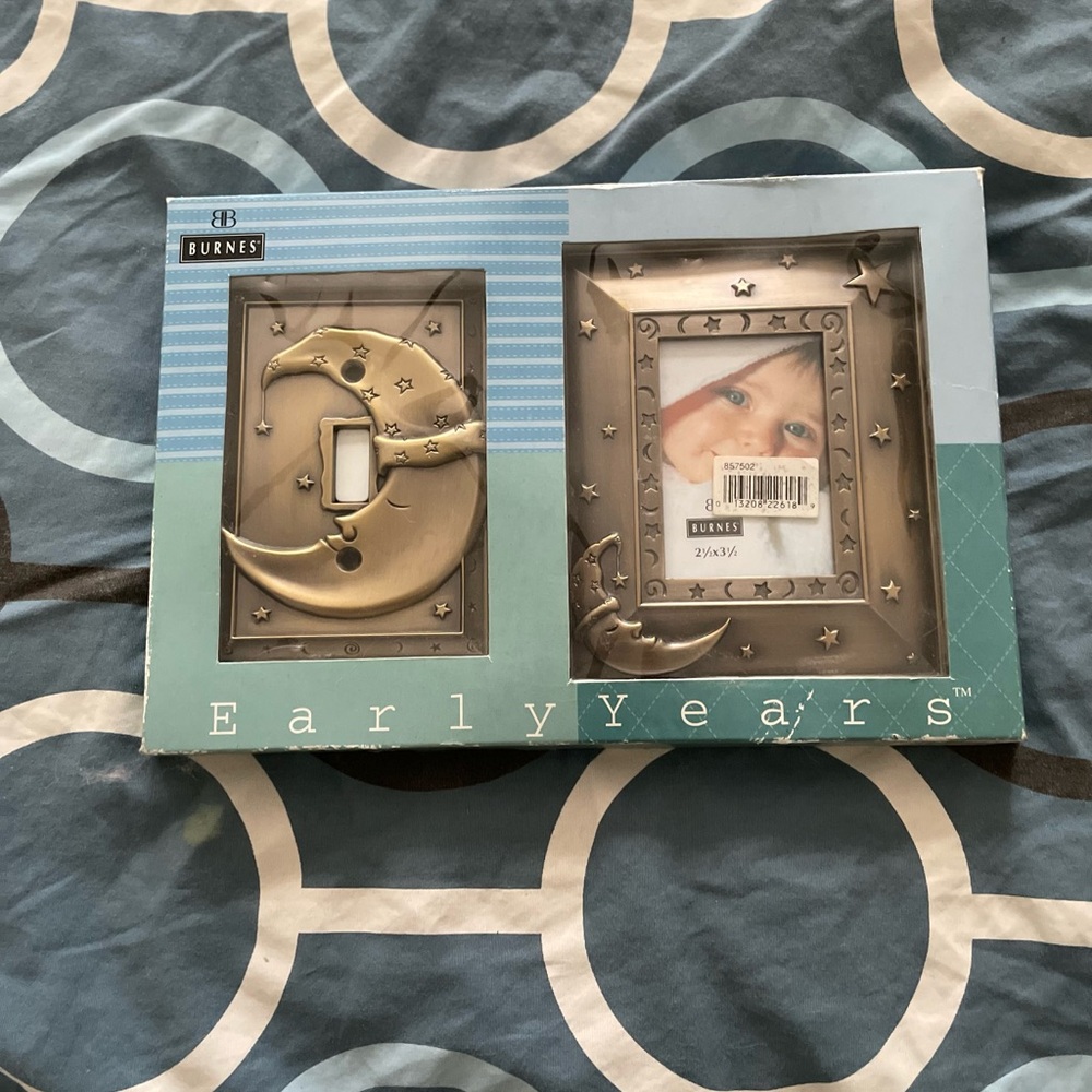 Early Years Moon and Stars Light Switch and Photo Frame Set - Gold